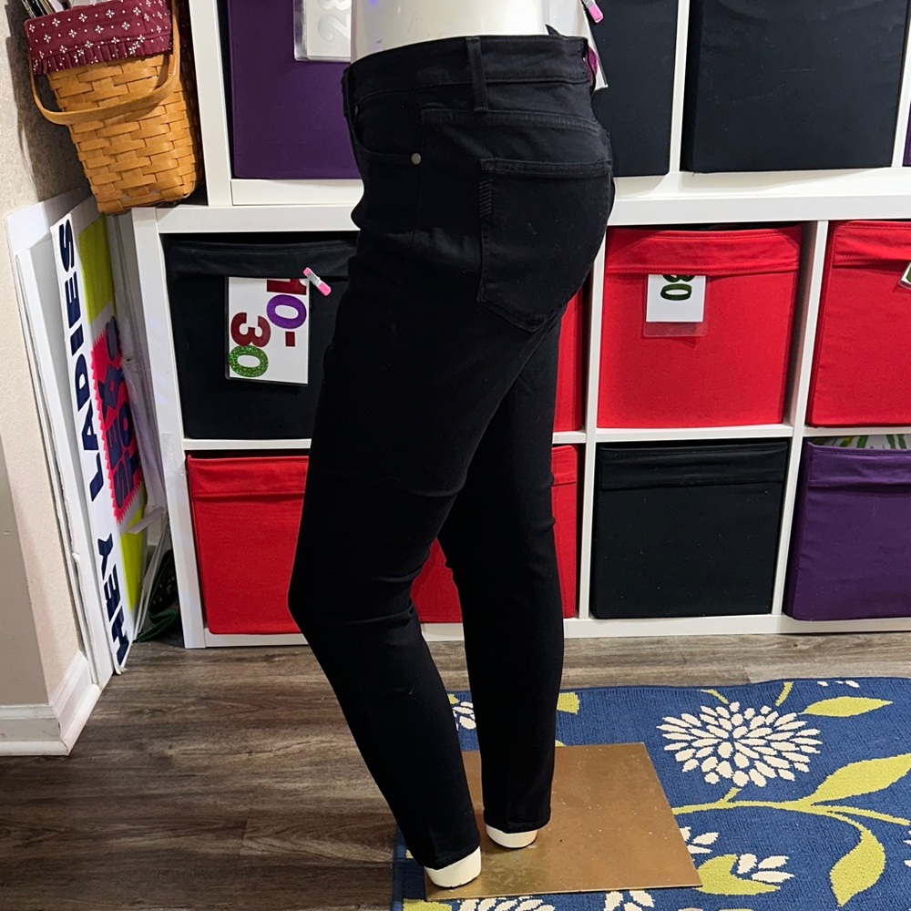 PAIGE Verdugo Ultra Skinny Jeans in Black Size 30